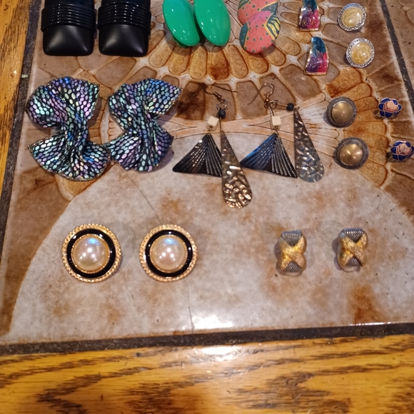 11 pairs of various earrings nine posts one hook two clip-ons - Picture 2 of 13